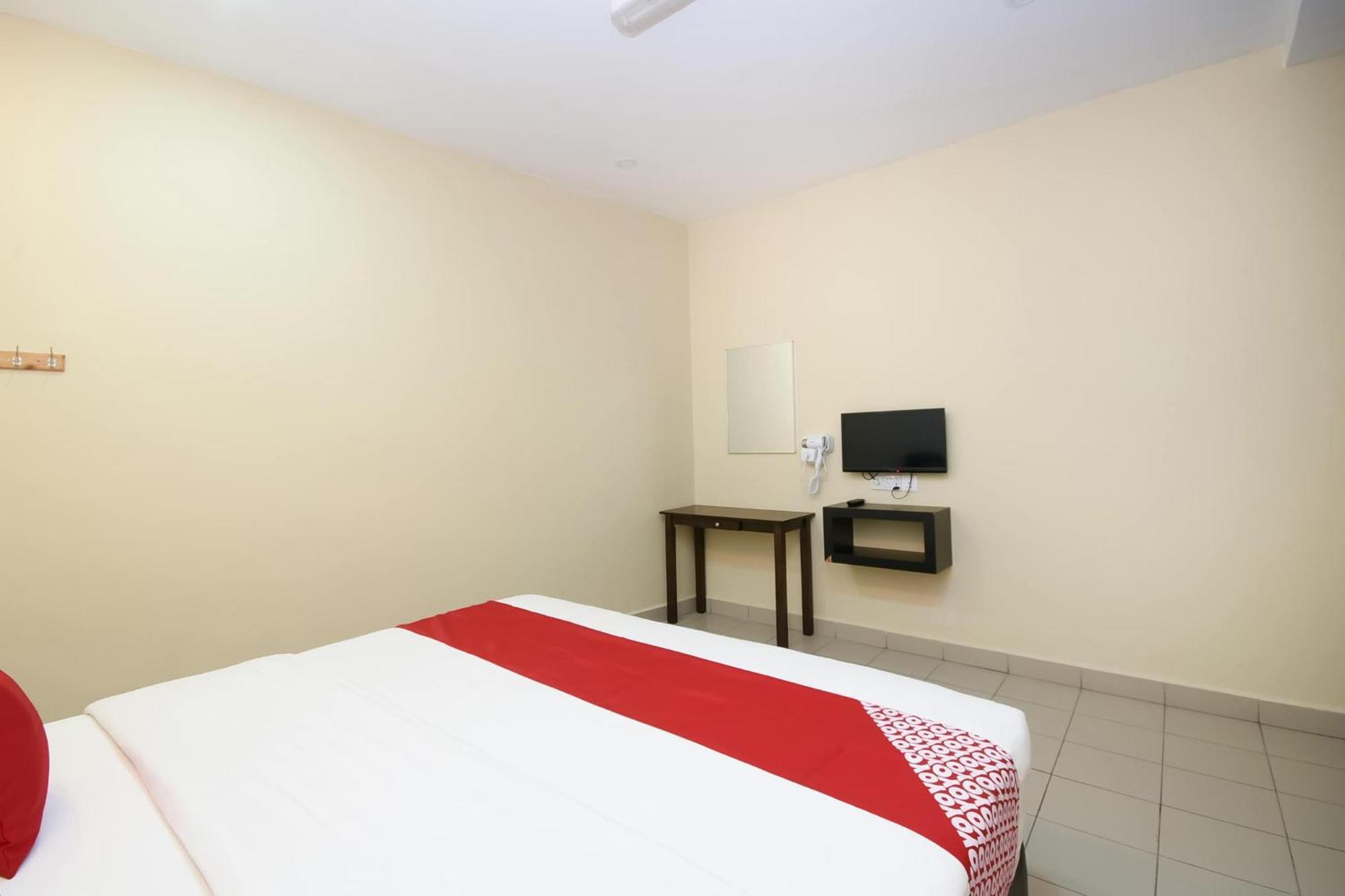 Oyo 89301 Ys Inn Miri Exterior foto